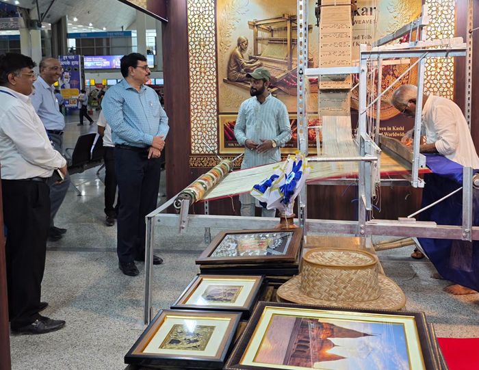 Opportunity to witness the vibrant art of weaving Varanasi's sarees